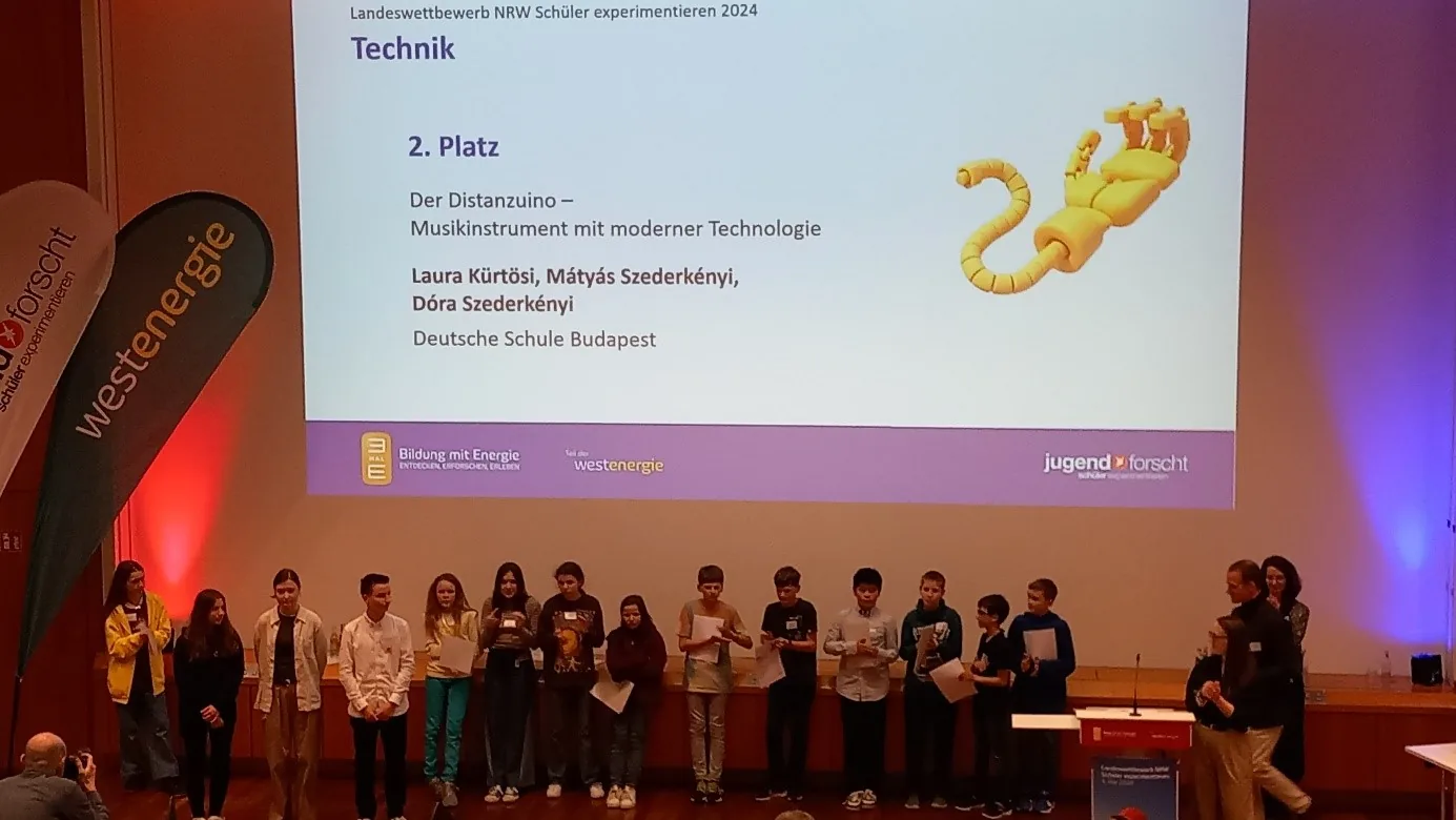 Schüler experimentieren 2024 05 04 DSB Platzt 2